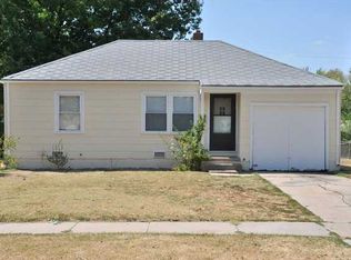 1939 S Edgemoor Dr, Wichita, KS 67218