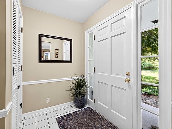 4th image of 14 Countryside Rd