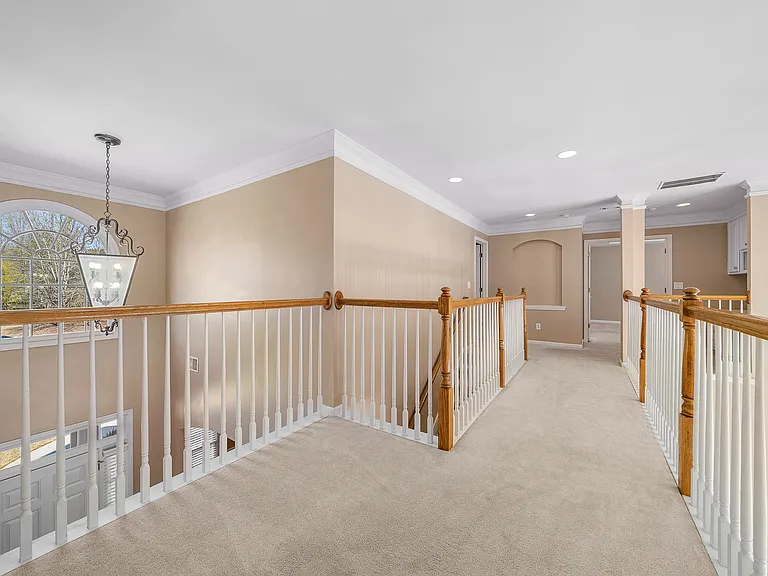 130 Candler Ct — Photo 36