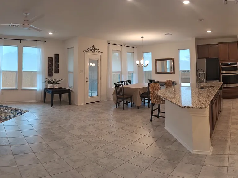 1617 Stinnett Dr — Photo 3