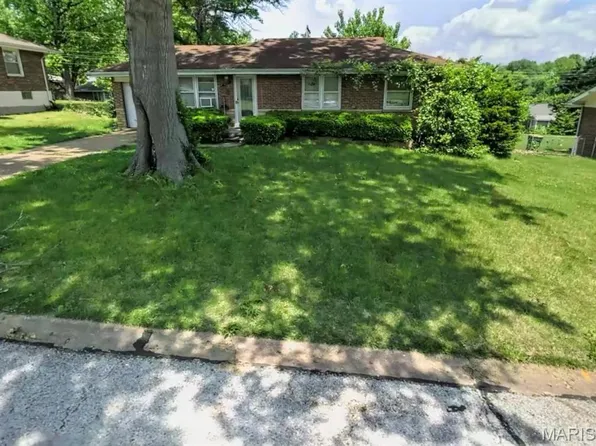 1233 Ensley Dr, Saint Louis, MO 63137