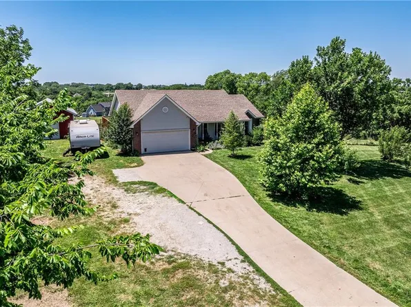 5050 SE Riverside Ter, Saint Joseph, MO 64507