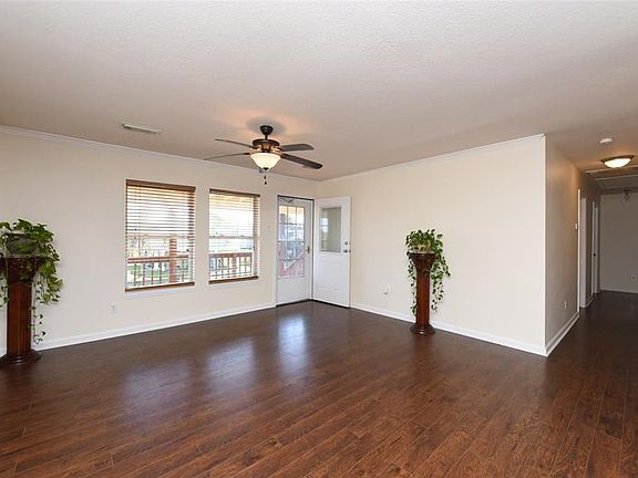 3rd image of 11 Highland Dr
