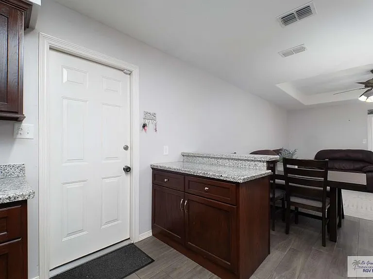 170 Pearl Dr — Photo 4