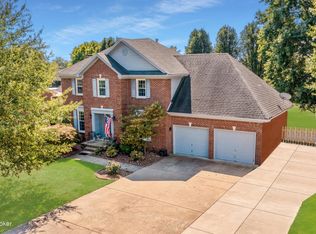 1067 Cobblestone Cir, Shepherdsville, KY 40165
