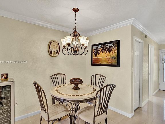 5th image of 17090 NE 14th Ave APT 206