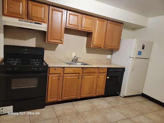 3rd image of 2617 South St #1