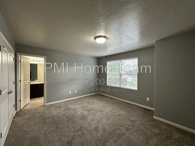 2414 S Andover St — Photo 7