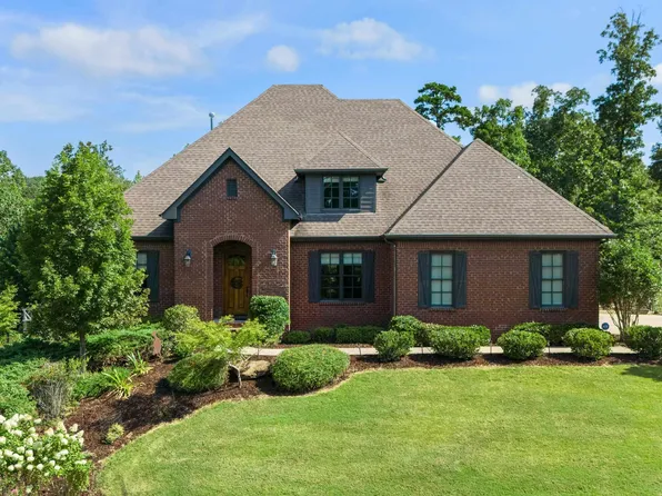 527 Greenbrier Way, Hoover, AL 35244