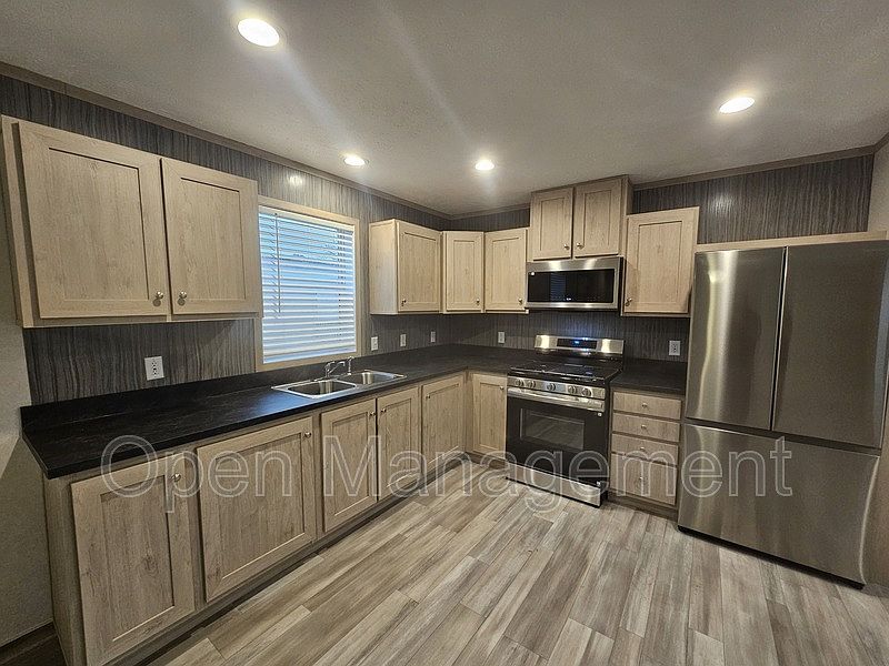 1st image of 725 S 12th St Lot 211