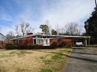 900 Vernon Dr, Jacksonville, NC 28540