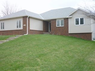 7951 Cheney Ridge Rd, Lincoln, NE 68516