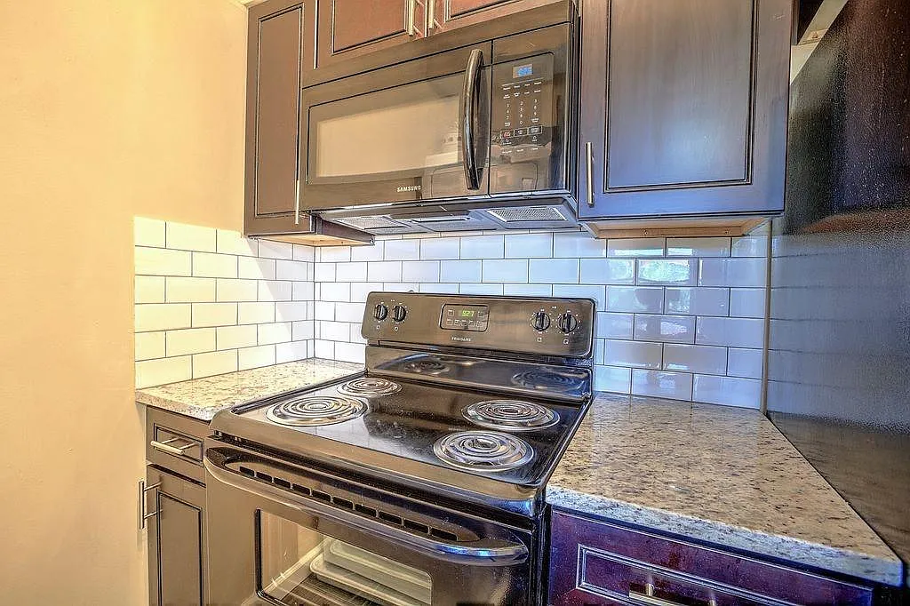 Building Photo - 3858 Folsom Ave #1
