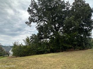 715 Timberline Dr, Lenoir City, TN 37772