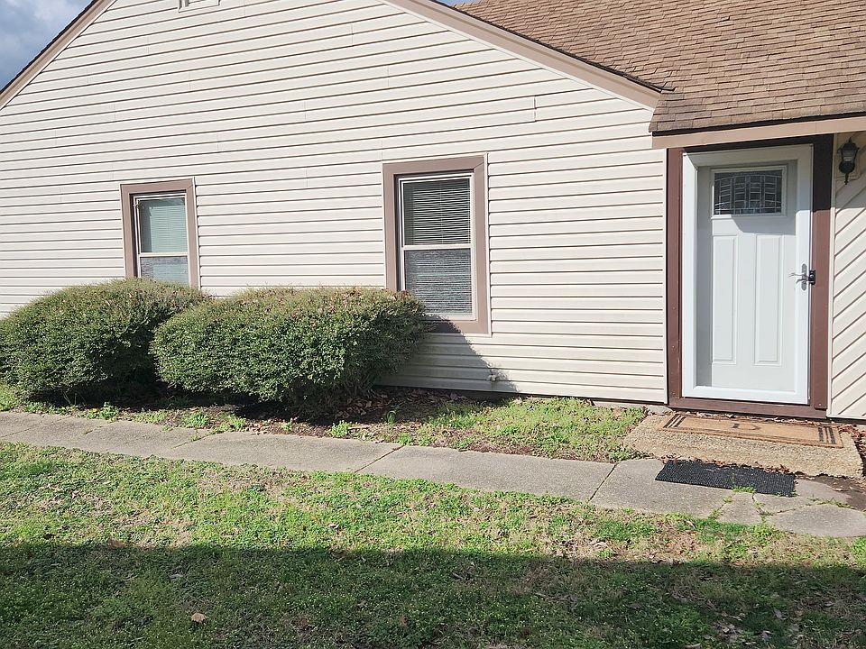 1st image of 4692 Greenlaw Dr