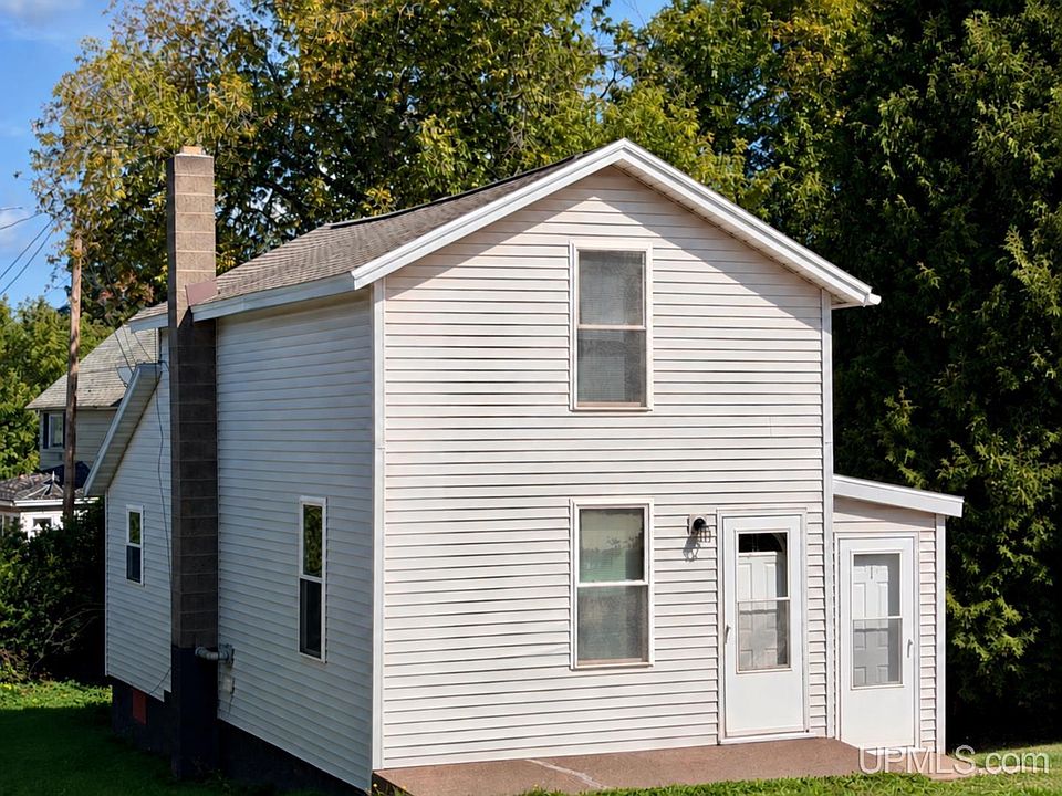 1st image of 105 E Johnson St