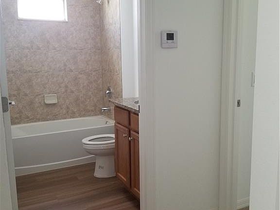 3rd image of 1050 Ford Ct