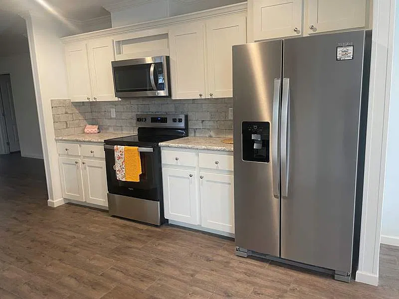 3 bed, 2.0 bath, 1286 sqft, $1,500 — Photo 4