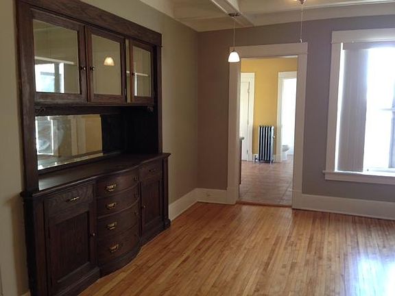 2nd image of 2716 Hennepin Ave S #33