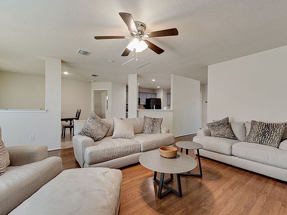 3rd image of 1421 Laurel Hall Ln
