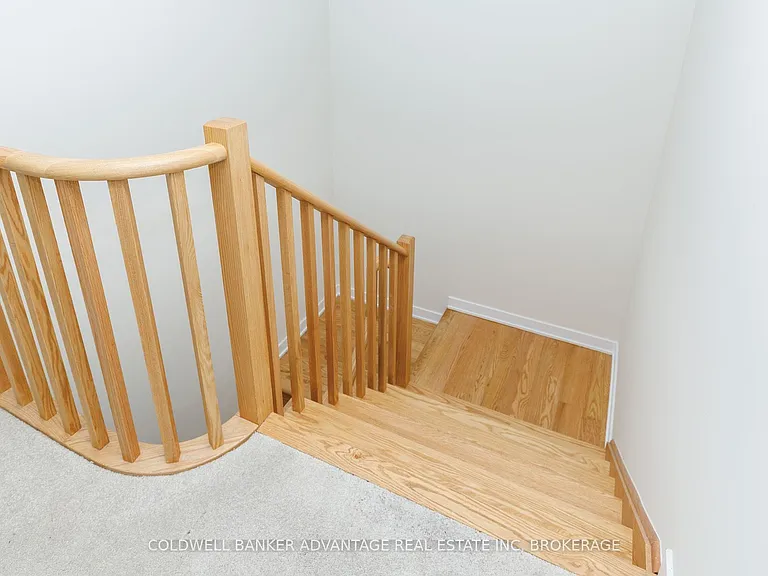 55 Rowlock St — Photo 10