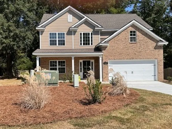 165 Meadowlark Dr, Smiths Station, AL 36877