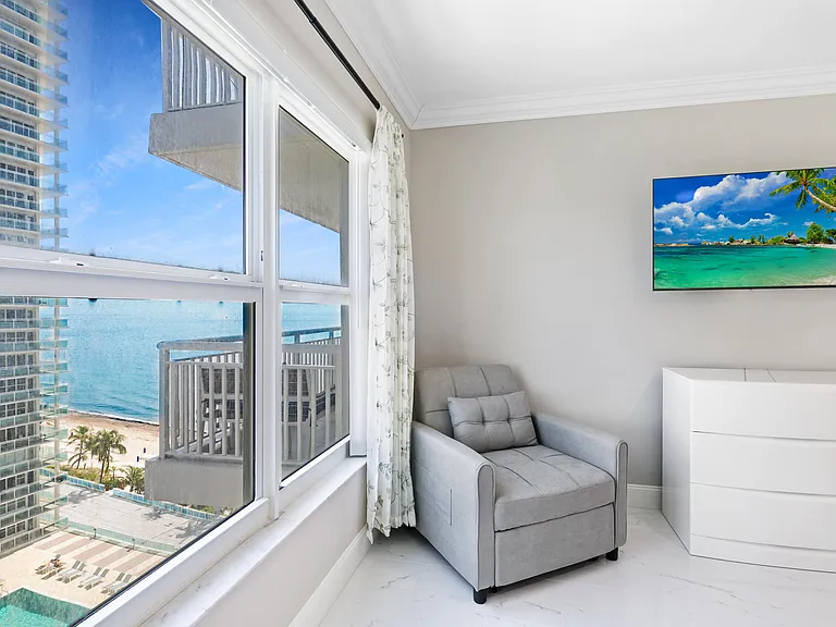 3850 Galt Ocean Dr #1109 — Photo 10