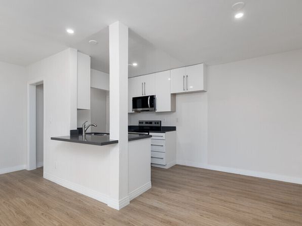 400 S Berendo St APT 220