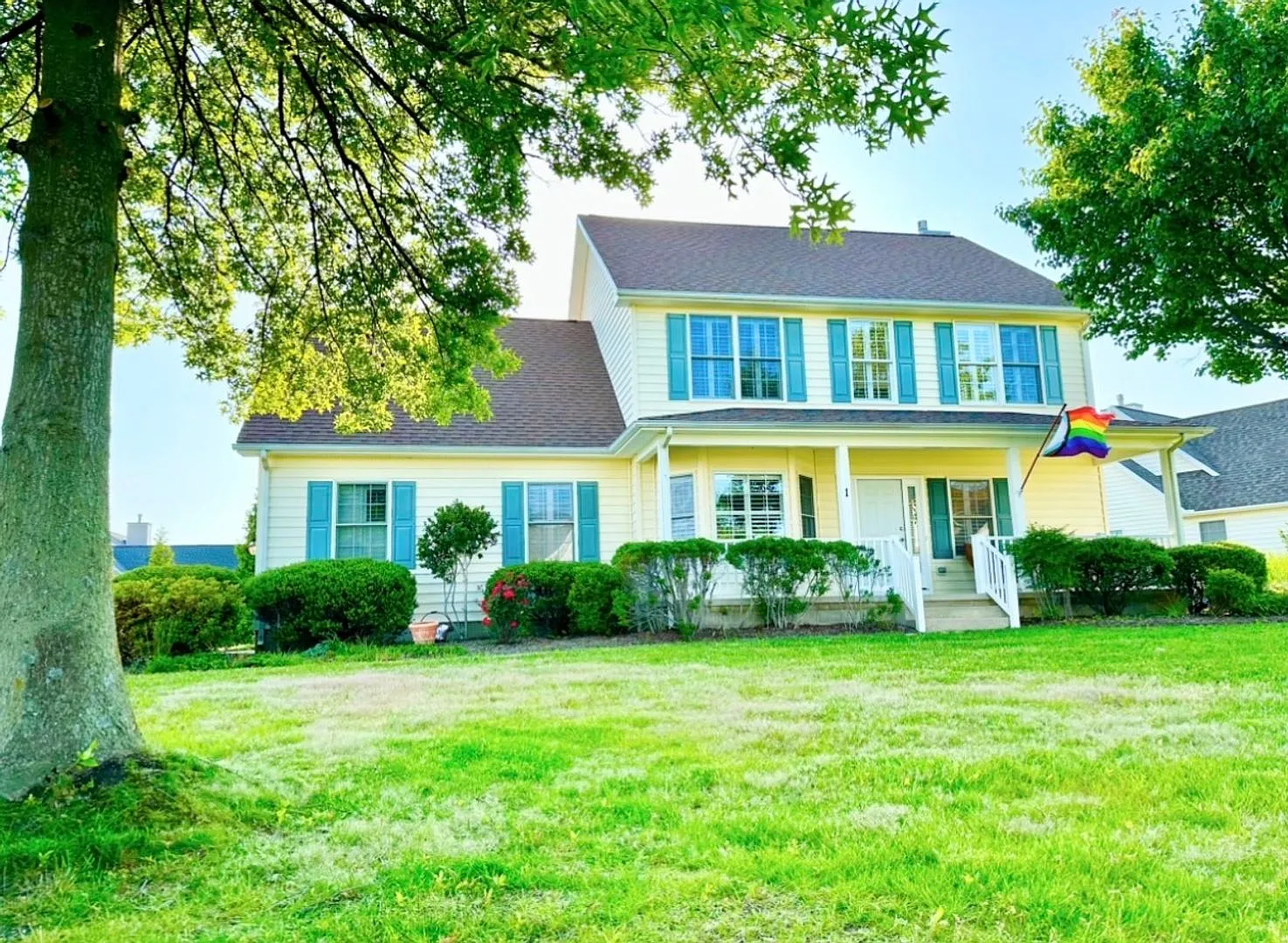 Waterfront Home along Country Club Rd. in the amenity rich private community of Kinsale Glen. — Photo 1