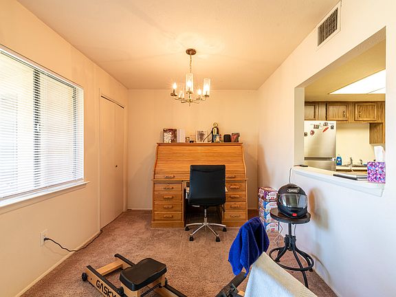 5th image of 917 Country Club Dr SE APT H