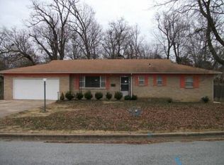 1203 S 10th St, Rogers, AR 72756
