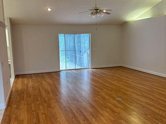 4th image of 5925 Moors Oaks Dr