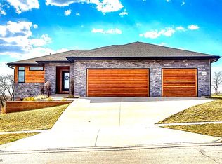 4915 Kelsey Dr, Van Meter, IA 50261