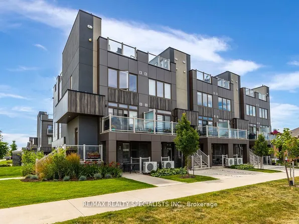 261 Skinner Rd #2, Hamilton, ON L8B 1W6