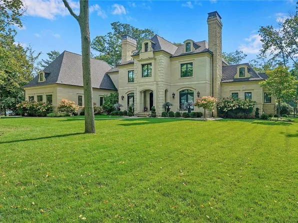 620 Mountain View Dr, Lewiston, NY 14092