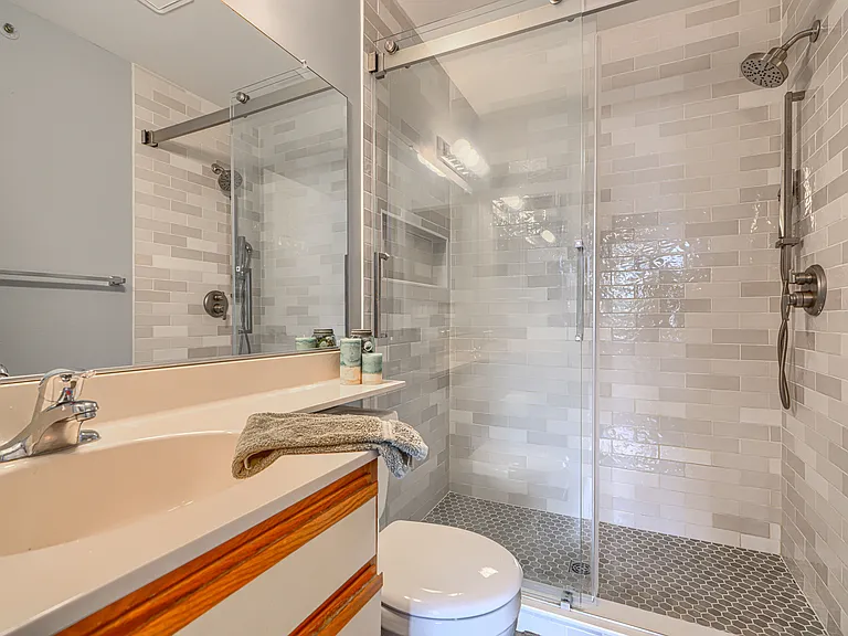 Primary shower