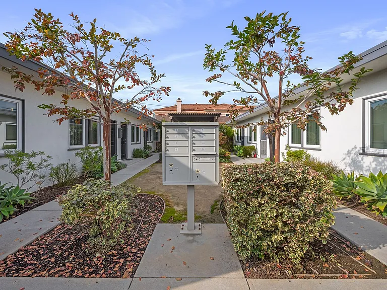 16505 Prairie Ave #16509 — Photo 11