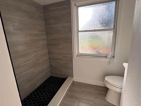 4th image of 5111 Edmee Cir