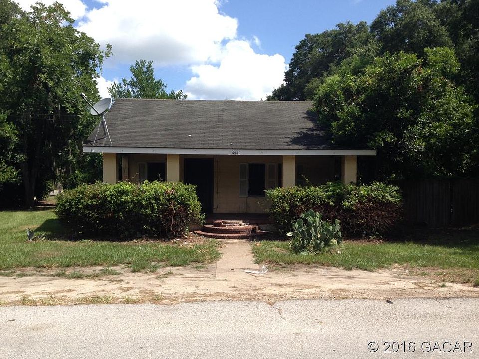 1st image of 595 SE Putnam St