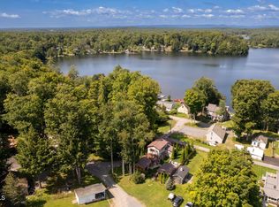 3070 Parkwood Dr E, Hagaman, NY 12086