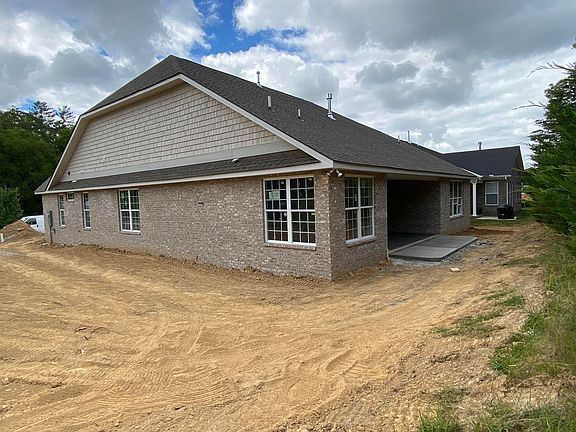 5th image of 105 Broady Meadow Cir