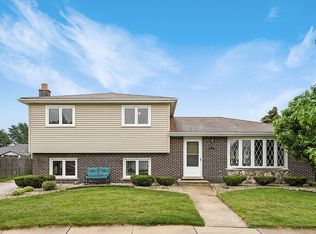 8441 Anvil Pl, Tinley Park, IL 60487
