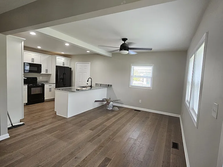 8737 Dixie Hwy #1 — Photo 1