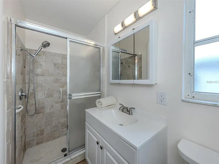 1215 Mango Ave — Photo 22