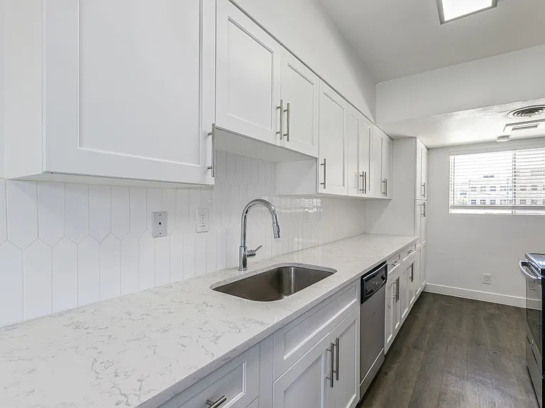 The Shorewood Apartments — Photo 66