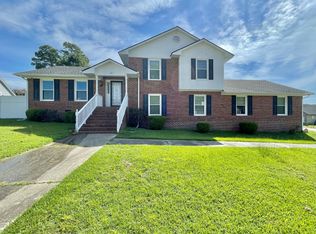 127 Kristin Ave, Spring Lake, NC 28390