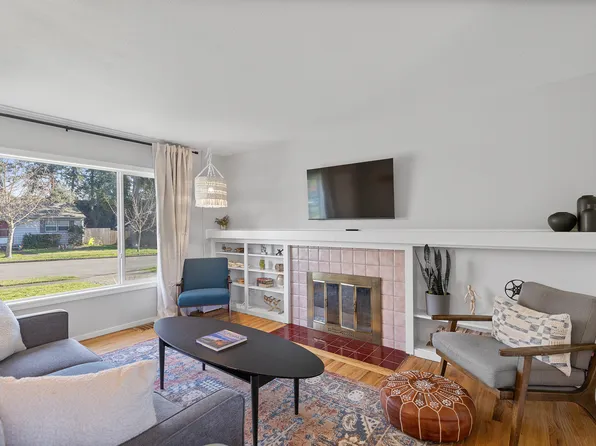 4775 SW Beech Dr, Beaverton, OR 97005