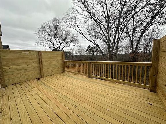 4th image of 310 Johnson Blvd SE