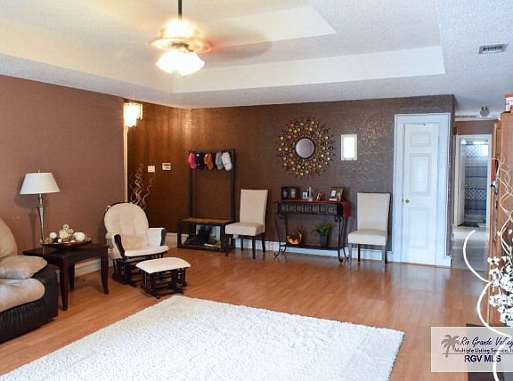2nd image of 3104 Melissa Ln