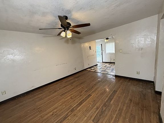 5th image of 2533 Crestbrook Ln